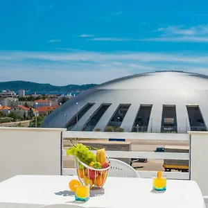 apartments-hiperion.hotelinzadar.com/